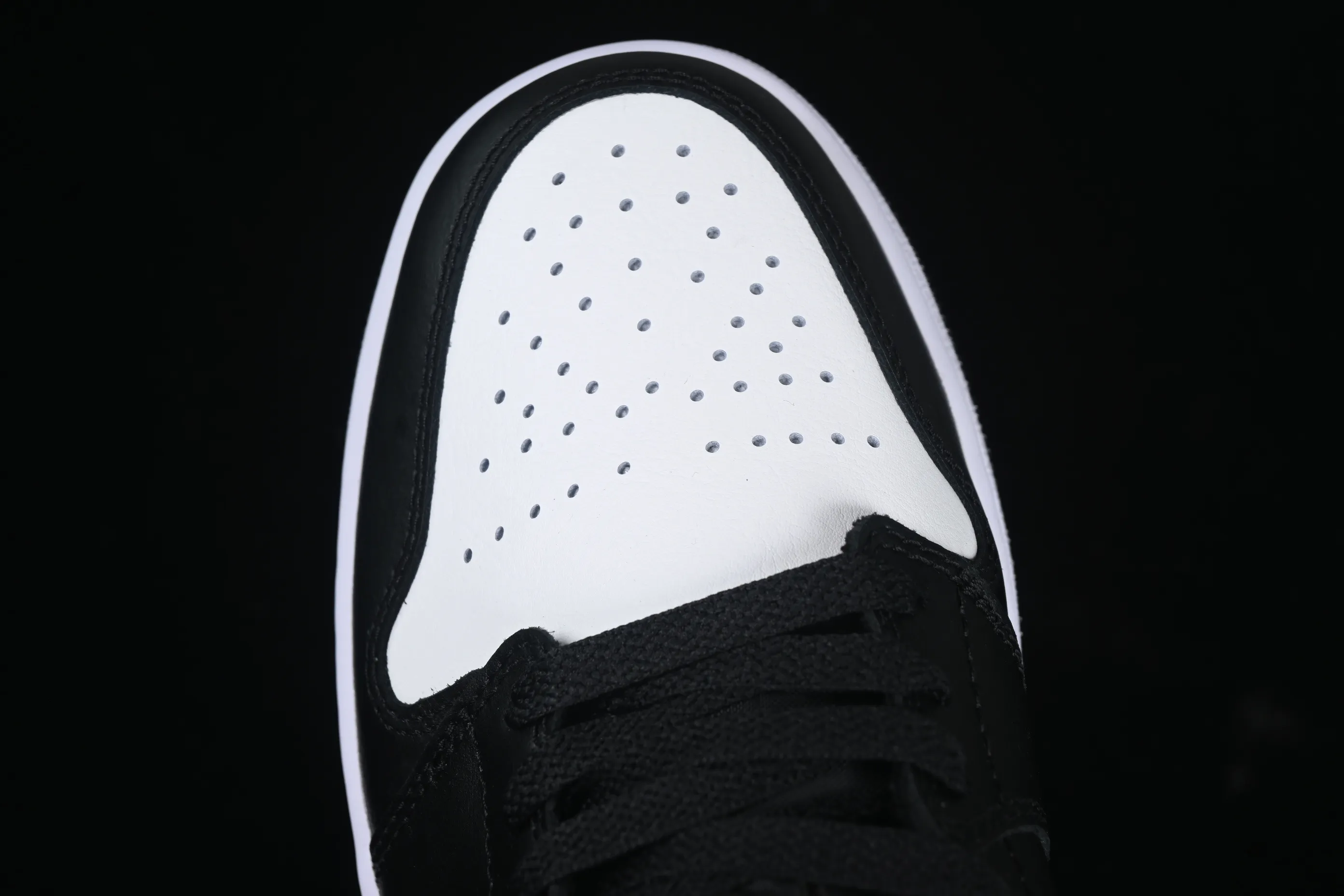 All categories Air Jordan Jordan series basketball shoes Air Jordan 1 Low G version pure original Air Jordan 1 Low AJ1 Joe 1 black and white low-top retro basketball shoes 553558-043